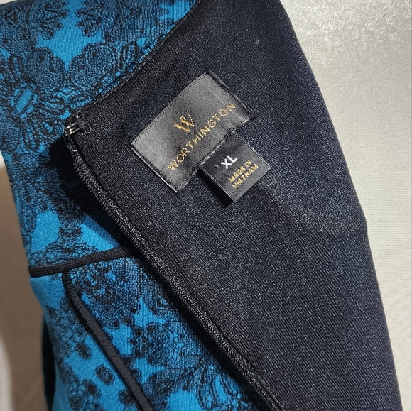 Blue Sleeveless Bodycon Knee-length Dress With Black Lace Print From Worthington - Picture 4 of 4